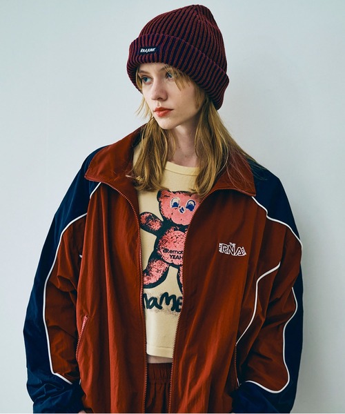 RNA（アールエヌエー）の「J2156 バイカラートラックジャケット（ナイロンジャケット・レディース・バーガンディー/グリーン×オレンジ/ブラック×グレー・MEDIUM）」の18枚目の写真