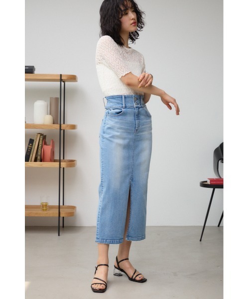 AZUL by moussy（アズールバイマウジー）の「AZUL DENIM ハイウエストスカート（デニムスカート・レディース・ライトブルー・X-SMALL/LARGE/SMALL/MEDIUM）」の4枚目の写真