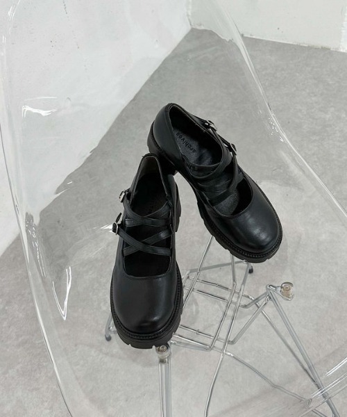 archives（アルシーヴ）の「ダブルクロスパンプス（パンプス・レディース・ブラック・MEDIUM/LARGE）」の2枚目の写真
