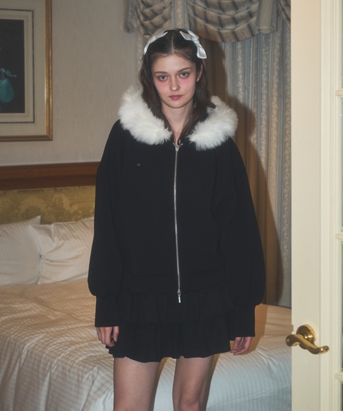 Lovilyn(ラヴィリン)の「【初回即完】ファーフードもちっとボリュームパーカー(パーカー・レディース・グレー系その他/ブラック/ホワイト系その他/ホワイト/グレー/ブラック系その他・FREE)」の16枚目の写真