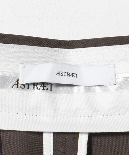 ASTRAET(アストラット)の「<ASTRAET>ギャバ タック バレルパンツ(その他パンツ・レディース・ブラック/ダークブラウン・1/0/2)」の12枚目の写真