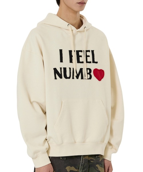 OY（オーワイ）の「『OY/オーワイ』NUMB PATCH HOODIE/NUMBパッチプルオーバーパーカー（パーカー・レディース・アイボリー/ブラック・M/L）」の4枚目の写真