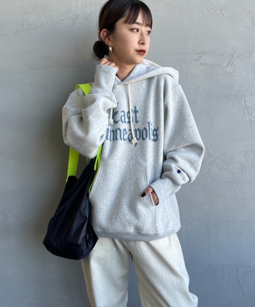 Champion（チャンピオン）の「[Champion/チャンピオン] リバースウィーブ カレッジロゴプリントスウェットパーカー（パーカー・レディース・グレー/ブラック/オートミール/ネイビー・XXL/XL/L）」の10枚目の写真