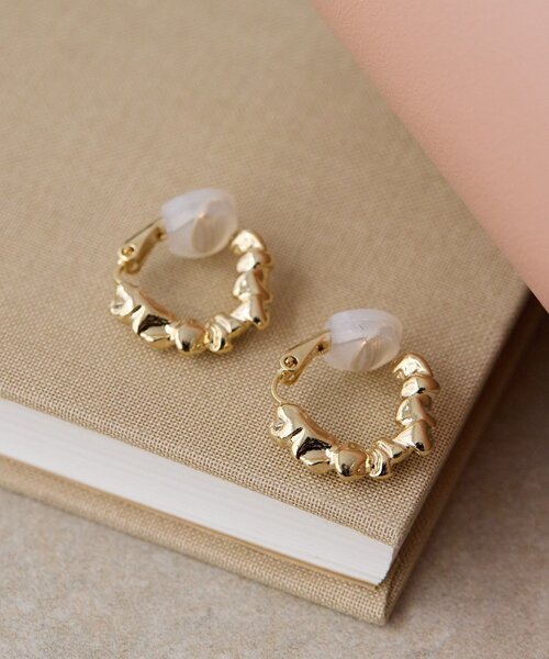 ear PAPILLONNER(イアパピヨネ)の「ゴツゴツフープイヤリング(イヤリング・レディース・シルバー/ゴールド・FREE)」の2枚目の写真