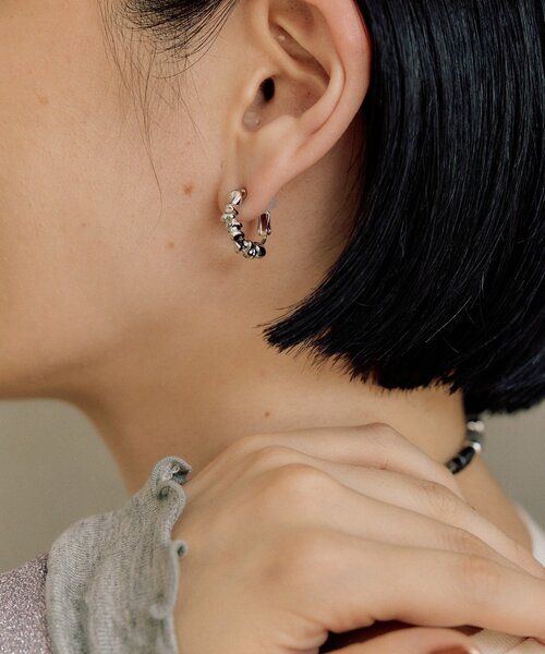 ear PAPILLONNER(イアパピヨネ)の「ゴツゴツフープイヤリング(イヤリング・レディース・シルバー/ゴールド・FREE)」の5枚目の写真