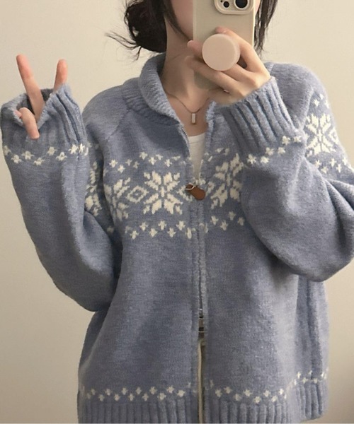 AMAJI（アマジ）の「ノルディック柄ジップアップニットカーディガン（カーディガン/ボレロ・レディース・ブルー/アイボリー/グレー・FREE）」の3枚目の写真
