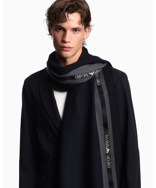 EMPORIO ARMANI（エンポリオアルマーニ）の「【エンポリオ アルマーニ】スカーフ ウール ロゴテープ（マフラー・メンズ・チャコールグレー/ダークネイビー・FREE）」の5枚目の写真