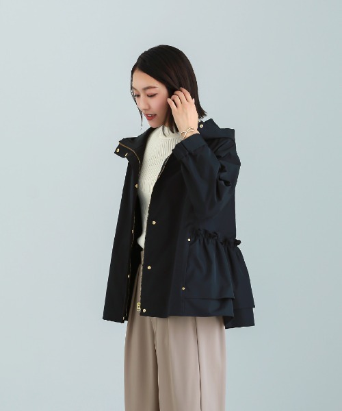 Emilyan（エミリアン）の「【Nano-Tex加工】クリアツイル・ティアードフリルパーカー（その他アウター・レディース・ネイビー/キャメル・M）」の9枚目の写真