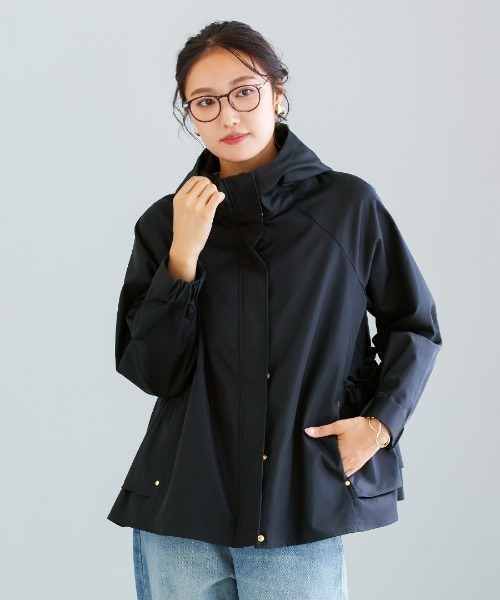 Emilyan（エミリアン）の「【Nano-Tex加工】クリアツイル・ティアードフリルパーカー（その他アウター・レディース・ネイビー/キャメル・M）」の10枚目の写真