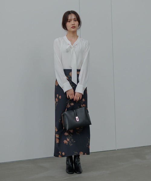 Andemiu（アンデミュウ）の「ボウタイブラウス長袖603830（シャツ/ブラウス・レディース・ブルー/オフホワイト・FREE）」の17枚目の写真