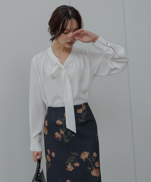 Andemiu（アンデミュウ）の「ボウタイブラウス長袖603830（シャツ/ブラウス・レディース・ブルー/オフホワイト・FREE）」の20枚目の写真