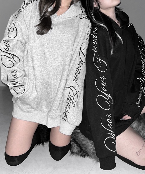 me+em select（ミームセレクト）の「【 ２color 】レタリングロゴ刺繍オーバースウェットパーカー ／lettering logo embroidery over sweat hoodie（パーカー・レディース・ブラック/グレー・FREE）」の7枚目の写真