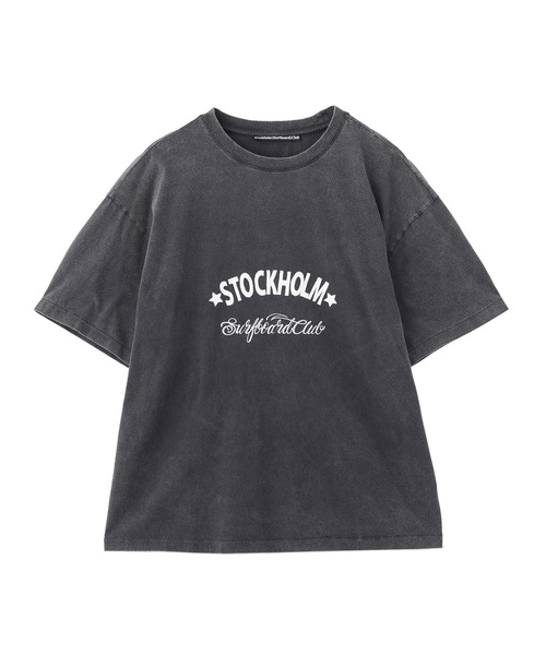Stockholm Surfboard Club(ストックホルムサーフボードクラブ)の「STOCKHOLM SURFBORD CLUB Box Tee Sign U1000175(Tシャツ/カットソー・メンズ・ピンク/ブラック・M/L/XL)」の2枚目の写真