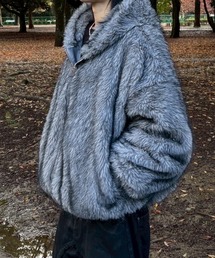 Chikashitsu +（チカシツプラス）の「【Chikashitsu +】oversized hooded fur blouson / 【チカシツプラス】オーバーサイズフーデッドファーブルゾン（ブルゾン）」