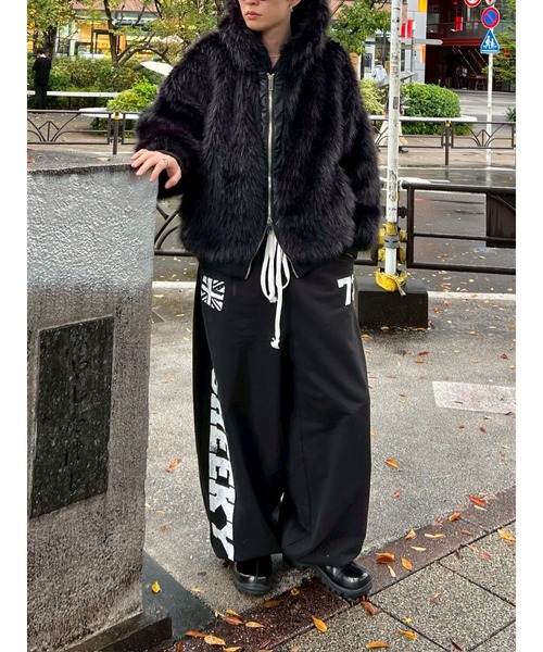Chikashitsu +(チカシツプラス)の「【Chikashitsu +】oversized hooded fur blouson / 【チカシツプラス】オーバーサイズフーデッドファーブルゾン(ブルゾン・メンズ・ブラウン/ベージュ/ブラック/グレー・ONE SIZE)」の15枚目の写真