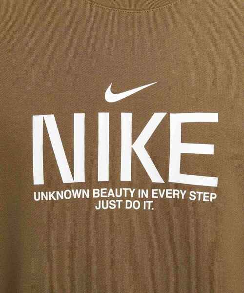 NIKE（ナイキ）の「Nike スポーツウェア クラブ メンズ オーバーサイズド フレンチテリー クルーネック スウェットシャツ / Nike Sportswear Club Men's Oversized French Terry Crew-neck Sweatshirt IM9355-235 Mosswood Brown（スウェット・メンズ・ブラウン系その他2・M/L/2XL/XL/S）」の9枚目の写真