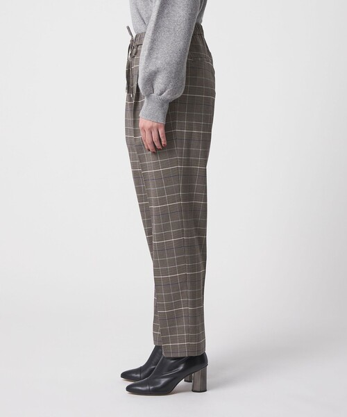 A DAY IN THE LIFE UNITED ARROWS(アデイインザライフユナイテッドアローズ)の「裏起毛 タックイージー テーパードパンツ ‐ウォッシャブル‐<A DAY IN THE LIFE>(スラックス・レディース・ナチュラル/ダークグレー/その他2/ネイビー・M/S)」の17枚目の写真
