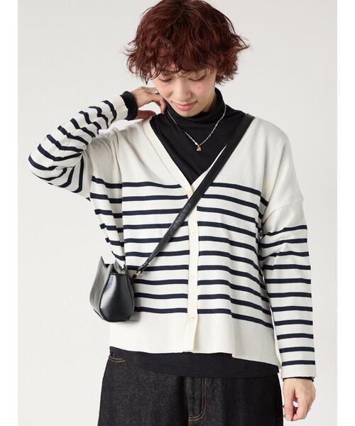 Lugnoncure(ルノンキュール)の「無地/柄アソートVネックカーディガン(カーディガン/ボレロ・レディース・オフホワイト/グレー/チャコールグレー/パープル・F)」の2枚目の写真