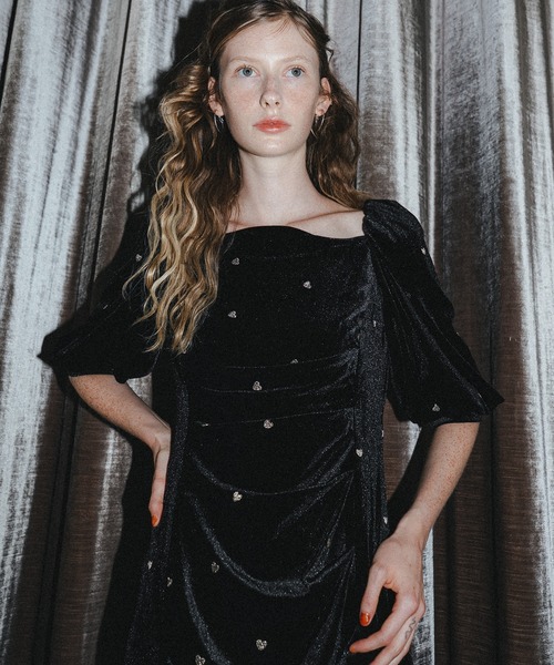 et.UNiVER（エトユニベール）の「Sweetheart velour dress（ドレス