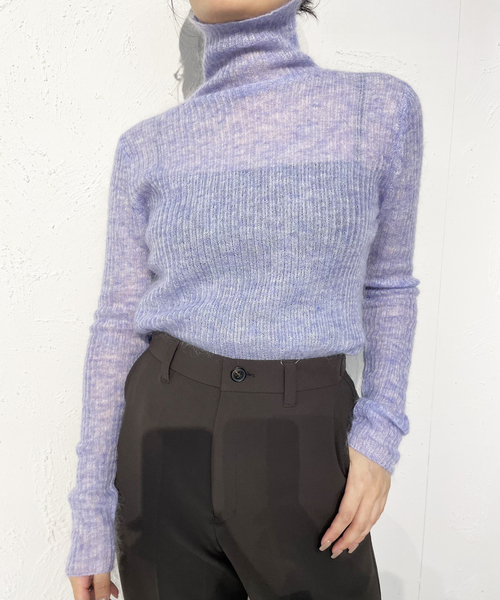 IENA LA BOUCLE(イエナラブークル)の「IENA LA BOUCLE MohairMixTURTLE(ニット/セーター・レディース・ブラック/チャコールグレー/パープル・FREE)」の5枚目の写真