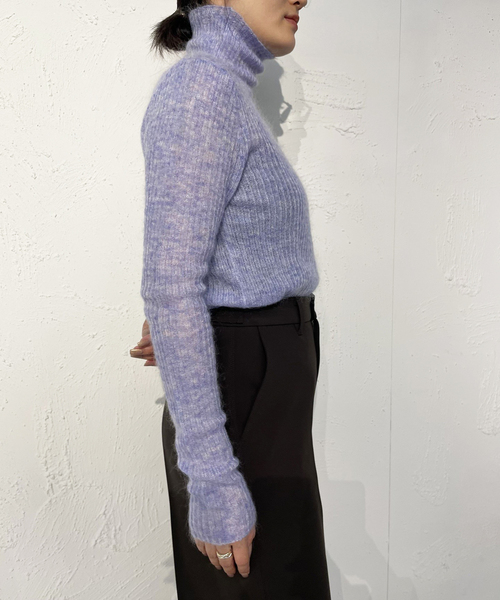 IENA LA BOUCLE(イエナラブークル)の「IENA LA BOUCLE MohairMixTURTLE(ニット/セーター・レディース・ブラック/チャコールグレー/パープル・FREE)」の6枚目の写真