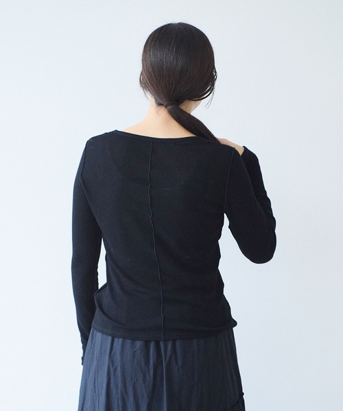 yuni(ユニ )の「△washable super120/W crewneck プルオーバー(Tシャツ/カットソー・レディース・ホワイト/ブラック・FREE)」の4枚目の写真