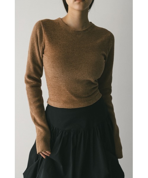 STYLEMIXER(スタイルミキサー)の「バックオープンベロアショートニット(ニット/セーター・レディース・ブラック/キャメル/ネイビー・FREE)」の3枚目の写真