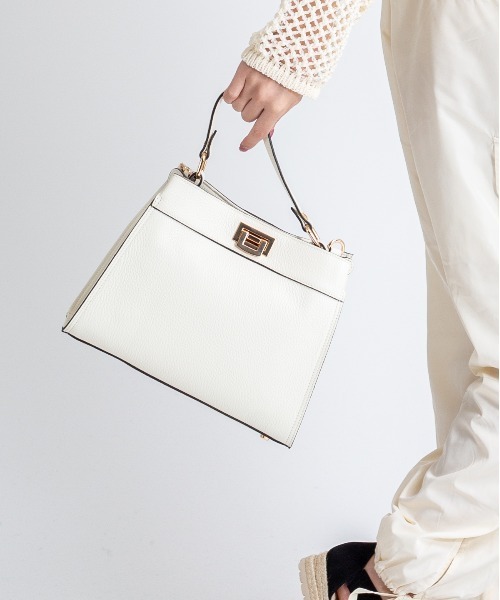 GIANNI NOTARO（ジャンニノターロ）の「【GIANNI NOTARO 】ハンドバッグ　ショルダーバッグ　本革（ショルダーバッグ・レディース・ベージュ系その他/ブラウン/ベージュ/ブラック/アイボリー・FREE）」の2枚目の写真