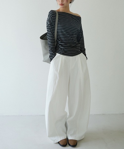 gossip!ロサンゼルス(ゴシップロサンゼルス)の「オフショルダー ナローボーダートップス(Tシャツ/カットソー・レディース・ホワイト/グレー・FREE)」の6枚目の写真