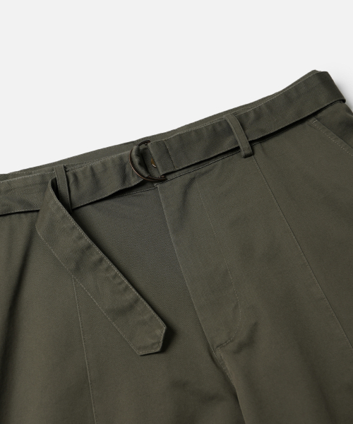 FRIZMWORKS(フリズムワークス)の「CHINO BELTED WORK BERMUDA SHORTS _ MUD(その他パンツ・メンズ・その他・MEDIUM/LARGE/X-LARGE)」の3枚目の写真