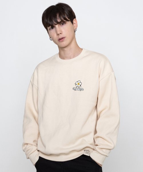 GRAVER（グレーバー）の「[ユニセックス]フラワーボードスマイルマンツーマン_クリーム（スウェット・レディース・アイボリー・SMALL/MEDIUM/LARGE/X-LARGE）」の2枚目の写真