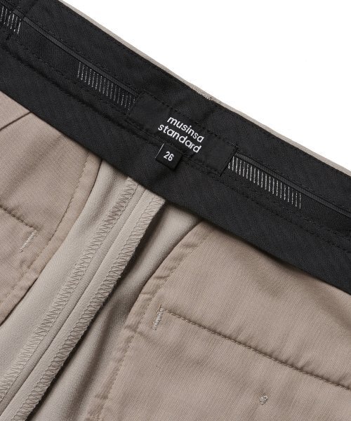 MUSINSA STANDARD WOMAN（ムシンサスタンダードウーマン）の「ウィメンズスリムストレートヒドゥンバンディングスラックス[ライトベージュ]（スラックス・レディース・その他・30/31/24/25/26/27/28/29）」の6枚目の写真