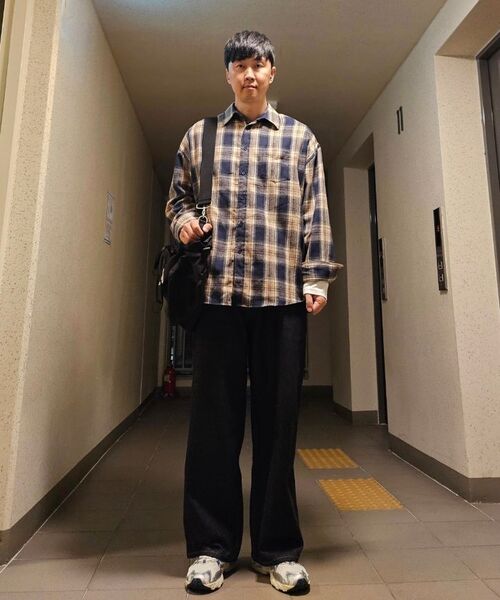 GLW（ジーエルダブリュ）の「[ノンフェイド] イージーワイドデニムパンツ ローインディゴ（デニムパンツ・レディース・その他・X-LARGE/X-SMALL/XX-SMALL/LARGE/MEDIUM/SMALL）」の12枚目の写真