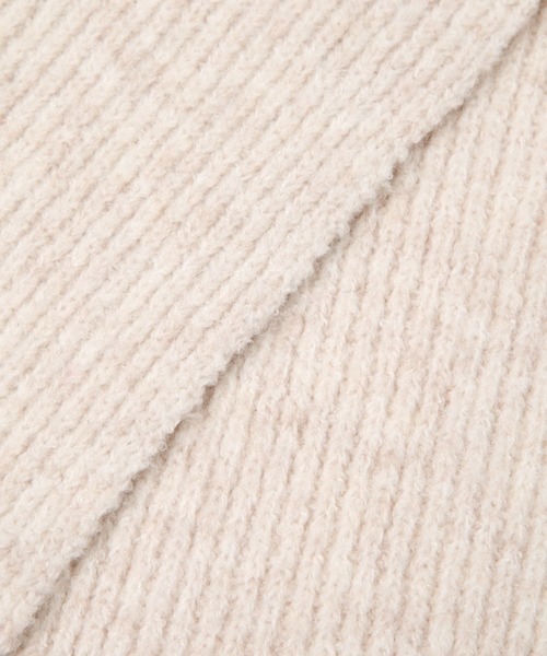 GLOBAL WORK（グローバルワーク）の「フワフワHugMeマフラー/595919（マフラー・レディース・ライトグリーン/レッド/オフホワイト/グレー・FREE）」の6枚目の写真