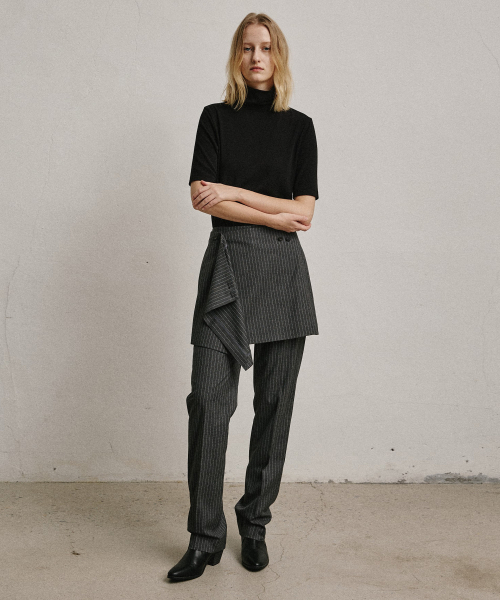 ARTID（アルティーダ）の「ウールピンストライプスラックス_GREY（その他パンツ・レディース・チャコールグレー・SMALL/MEDIUM）」の3枚目の写真