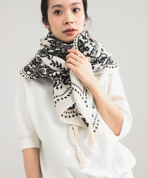 manipuri（マニプリ）の「【別注】ｍanipuri / バンダナ タッセル ストール（ストール/ショール・レディース・ブラック/ホワイト・ONE SIZE）」の3枚目の写真