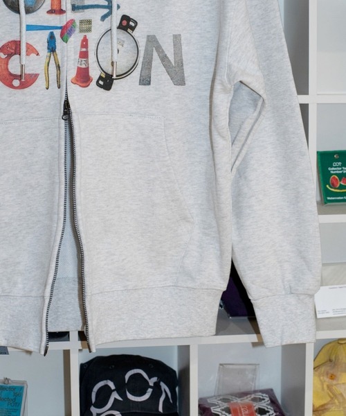 ALAND(エーランド)の「【UNISEX】POT/コレクションフードジップアップ(パーカー・レディース・ライトグレー・MEDIUM/SMALL)」の10枚目の写真