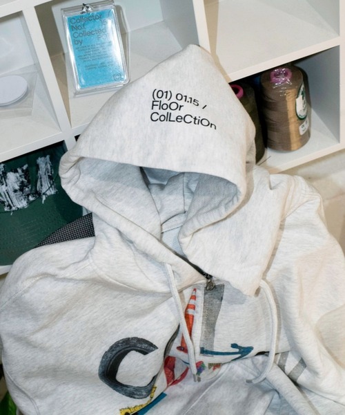 ALAND(エーランド)の「【UNISEX】POT/コレクションフードジップアップ(パーカー・レディース・ライトグレー・MEDIUM/SMALL)」の2枚目の写真