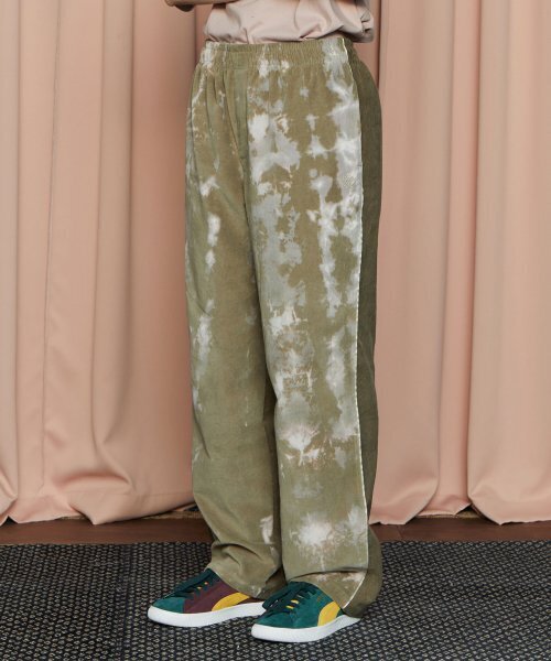 UNALLOYED(アナロイド)の「ベルベットコーデュロイパンツ / カーキ(その他パンツ・レディース・その他・LARGE/MEDIUM)」の2枚目の写真
