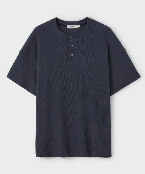LEIRE（ルアール）の「ワッフルヘンリーネック半袖Tシャツ[ネイビー]（Tシャツ/カットソー・メンズ・その他・MEDIUM/LARGE/X-LARGE）」の5枚目の写真