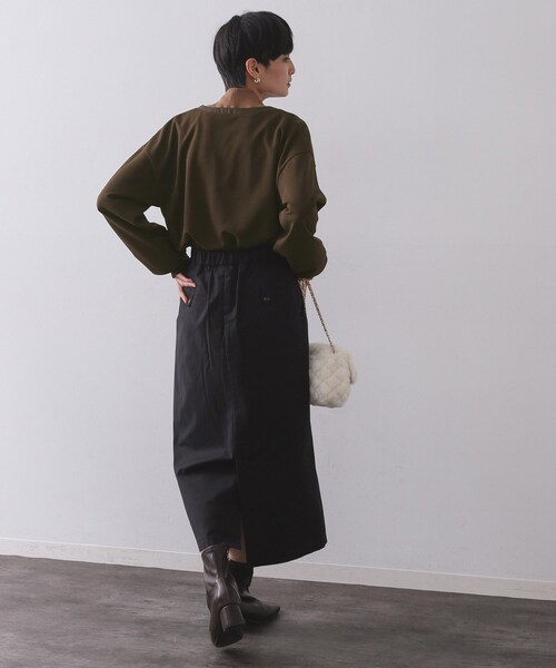OPAQUE.CLIP(オペークドットクリップ)の「サテン使いヘンリーネックトップス【洗濯機OK】(Tシャツ/カットソー・レディース・ライトグリーン/ブラウン系その他/ナチュラル・00)」の10枚目の写真