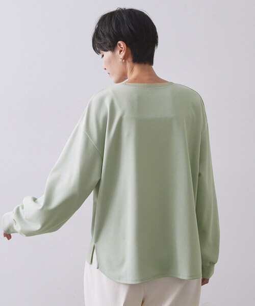 OPAQUE.CLIP(オペークドットクリップ)の「サテン使いヘンリーネックトップス【洗濯機OK】(Tシャツ/カットソー・レディース・ライトグリーン/ブラウン系その他/ナチュラル・00)」の18枚目の写真