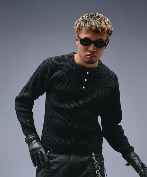 ANDER HUNK（アンダーハンク）の「Metal Henry neck Thermal Knit /メタルヘンリーネックサーマルニット（ニット/セーター・メンズ・ブラック/グレー/バーガンディー・LARGE/MEDIUM/SMALL）」の8枚目の写真