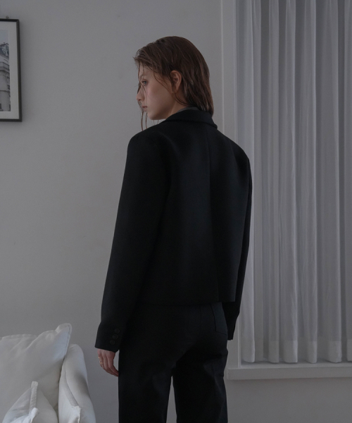 DEHEVE（デヘヴェ）の「Crop button Jacket [Black]（その他アウター・レディース・ブラック・FREE）」の7枚目の写真