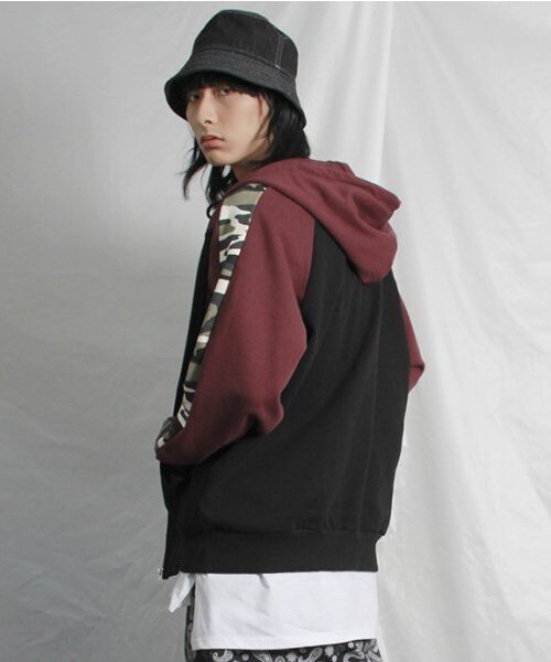 DEMARC(ドゥマーク)の「スリーブレスロングレイヤースリットTシャツホワイト(Tシャツ/カットソー・メンズ・その他・LARGE/MEDIUM)」の5枚目の写真