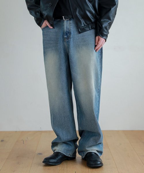 ESN(イーエスエヌ)の「ブラシワイドデニムパンツ V28_ウォッシュドブルー(デニムパンツ・メンズ・その他・LARGE/MEDIUM/SMALL/X-LARGE/XX-LARGE)」の1枚目の写真