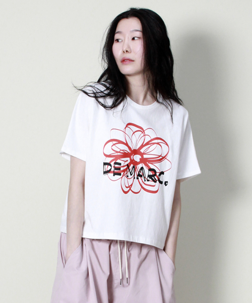 DEMARC(ドゥマーク)の「フレンチスリーブドマークフラワーセミクロップ半袖Tシャツアイボリーレッド(Tシャツ/カットソー・レディース・その他・LARGE/MEDIUM)」の3枚目の写真
