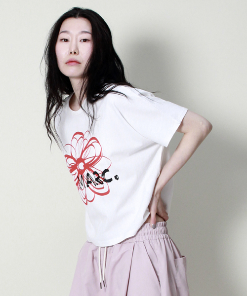 DEMARC(ドゥマーク)の「フレンチスリーブドマークフラワーセミクロップ半袖Tシャツアイボリーレッド(Tシャツ/カットソー・レディース・その他・LARGE/MEDIUM)」の4枚目の写真