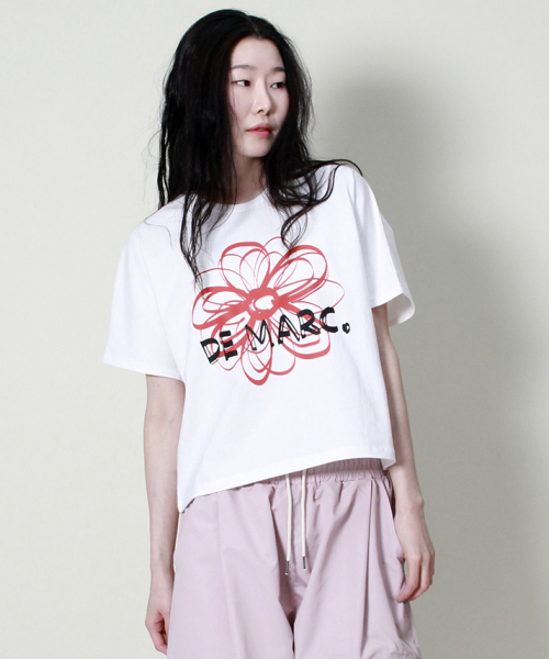DEMARC(ドゥマーク)の「フレンチスリーブドマークフラワーセミクロップ半袖Tシャツアイボリーレッド(Tシャツ/カットソー・レディース・その他・LARGE/MEDIUM)」の6枚目の写真