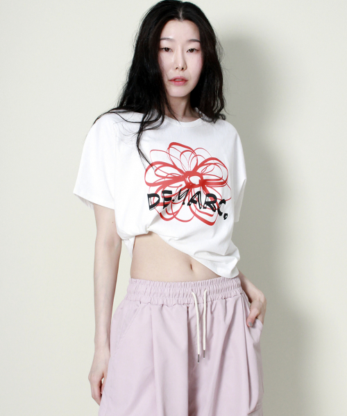 DEMARC(ドゥマーク)の「フレンチスリーブドマークフラワーセミクロップ半袖Tシャツアイボリーレッド(Tシャツ/カットソー・レディース・その他・LARGE/MEDIUM)」の17枚目の写真